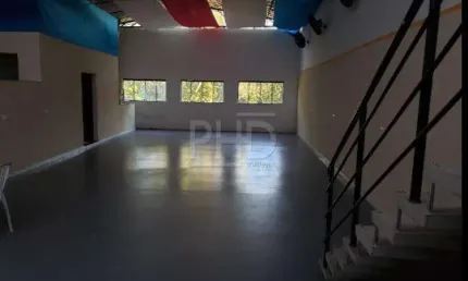 Galpão para venda bairro dos casas - próximo ao hospital de clinicas.