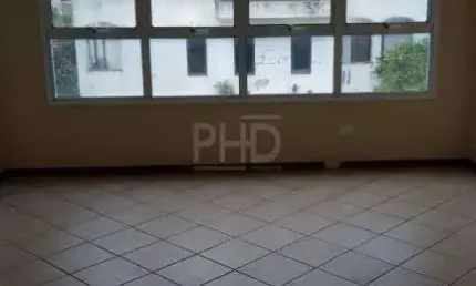 Sala Comercial - VAGA - a 100 metros da Rua Jurubatuba
