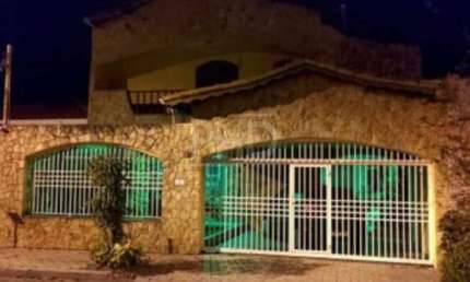 Sobrado à venda, 4 quartos, 1 suíte, 5 vagas, Jardim Monte Carlo - São Bernardo do Campo/SP