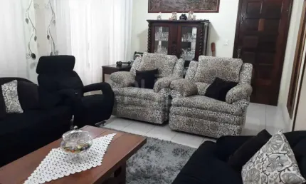 Sobrado com 03 quartos , sendo 1 suites- 3 Vagas de garagens - Santa Terezinha