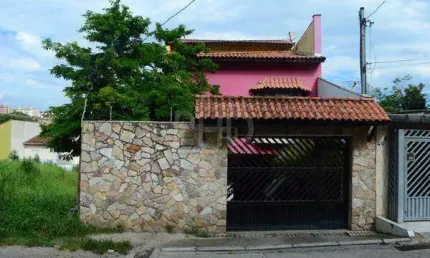 Sobrado à venda, 3 quartos, 3 suítes, 4 vagas, Santa Terezinha - São Bernardo do Campo/SP