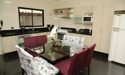 Sobrado à venda, 3 quartos, 1 suíte, 6 vagas, Jardim Las Vegas - Santo André/SP