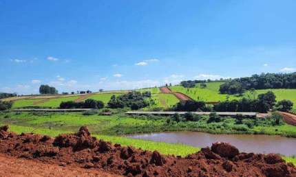 Terreno à venda no Arraial, Tuiuti 
