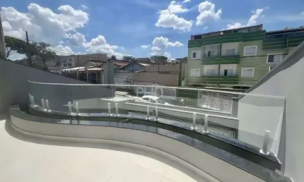 Sobrado contendo 3 suites - Com terreno de 7 x 30 - Vila Scarpelli - Sto. André