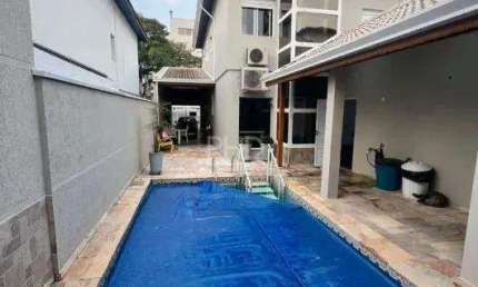 Sobrado com 3 quartos - sendo 1 suite - 5 vagas de garagens - com piscina - Nova Petrópolis