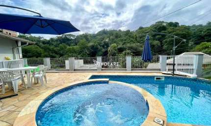 Oportunidade Única! Casa dos Sonhos ao Lado da Vila Germânica!