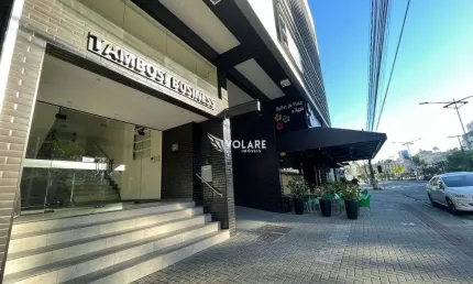Sala Comercial com 147m² para Locação na Rua Antônio da Veiga.