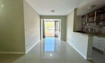 Apartamento com 74m² no bairro agua verde semi mobiliado