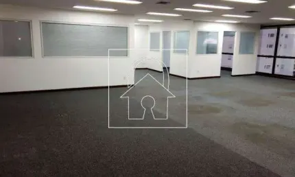 Conjunto comercial com 251m² para locação na Vila Olímpia