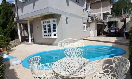 Casa com 3 dormitórios à venda, 152 m² por R$ 690.000,00 - Campestre - São Leopoldo/RS