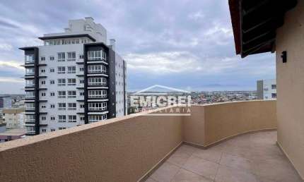 EMICREI VENDE - Cobertura Duplex 103m² 2 dormitórios, 2 terraços, sacada, vista panorâmica, garagem. Estuda entrada + parc direto. Capão da Canoa