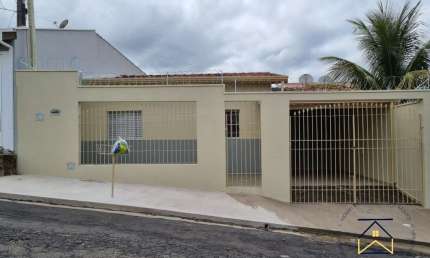 Casa com 3 quartos à venda na Rua Jundiaí, 323, Vila Furlan, Indaiatuba por R$ 630.000