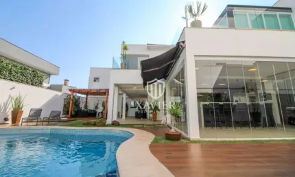 Oportunidade! Sobrado Mobiliado no Condomínio Village Sunset – 3 Suítes, Piscina e Espaço para Festas | Melhor Preço por m² do Condomínio!