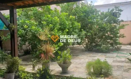 Casa em condomínio fechado com 5 quartos à venda na Avenida Léa Pompeu, 339, Jardim das Oliveiras, Fortaleza por R$ 700.000