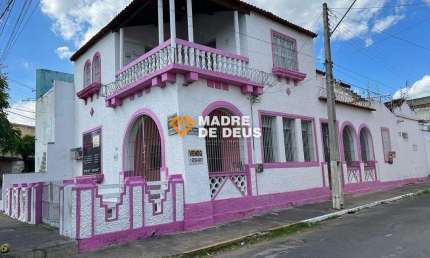 Casa em condomínio fechado com 8 quartos à venda na Conselheiro José Júlio, 724, Centro, Sobral por R$ 800.000