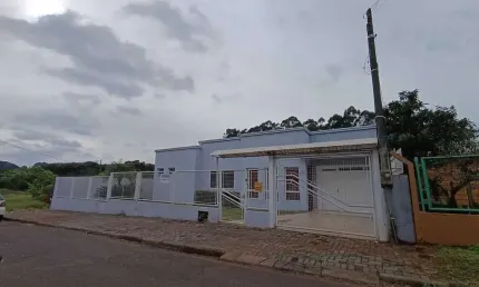 Casa à venda suíte+ 02 dormitórios no bairro Líder - Chapecó/SC