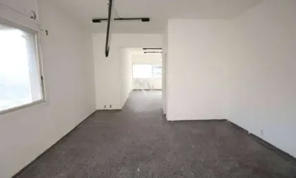 Excelente sala comercial no Centro do Rio, com piso em granito e extremamente espaçosa!!