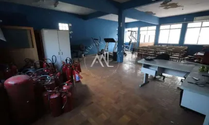 Sala Comercial, extremamente ampla, no Engenho Novo