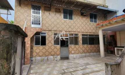 Excelente Casa em Nova Iguaçu, Posse, com 3 quartos, 220m²