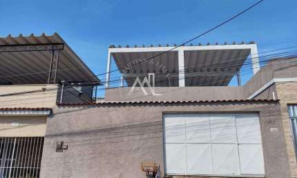 Excelente Casa, em São João de Meriti, 3 quartos, sendo 1 suíte com CLOSET, com quintal e TERRAÇO COM ÁREA GOURMET