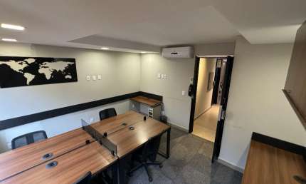 Sala comercial moderna com copa próximo ao Batel XX125XX