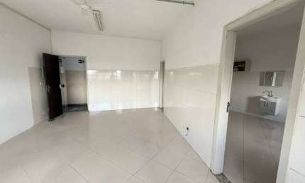 Oportunidade: Sala Comercial no Coração de Carapicuíba!