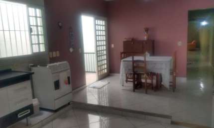 Casa com 2 quartos à venda na Rua das Jabuticabeiras, 199, Taboão, Diadema