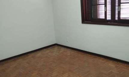 Casa com 3 quartos para alugar na Rua Vinte e Um de Abril, 173, Centro, Diadema