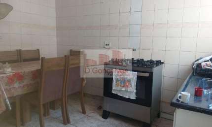 Casa Térrea em Conceição  -  Diadema com 3 dorm  sala cozinha, 2 banh 2 vaga, no fundo 2 dorm com banheiro .