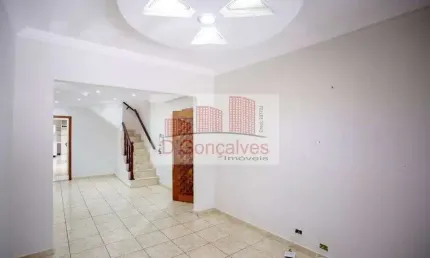 Casa com 3 quartos para alugar na Rua Canadá, 372, Centro, Diadema