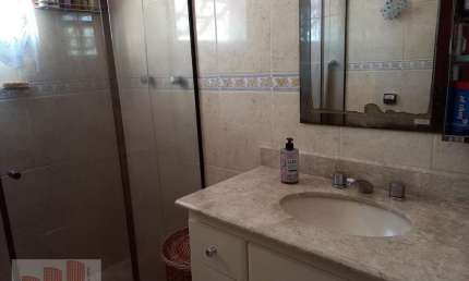 Casa com 4 quartos para alugar na Rua Paraopeba, 310, Taboão, Diadema