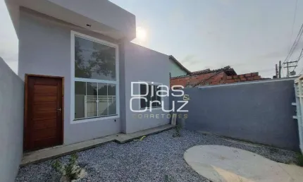 Casa linear no Terra Firme com 2 quartos, Rio das Ostras