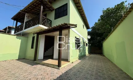 Duplex muito bem localizado no Mariléa em Rio das Ostras, 3 quartos