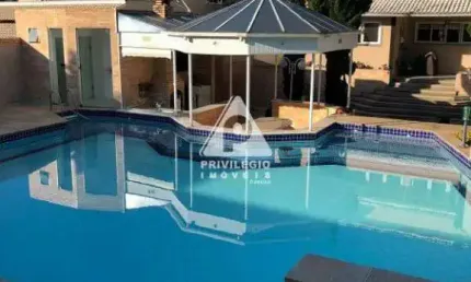 Casa condominio 4 quartos 4 suites sala 3 ambientes 5 vagas portaria 24h Fazenda Pasaredo Jacarepagua Taquara