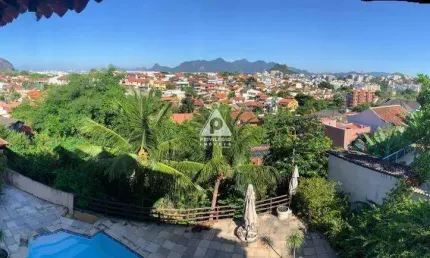 Casa quadriplex em condomínio 5 quartos 3 suites com hidro sala 3 ambientes varandas e garagem