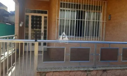 Duas casas em condomínio, 5 quartos, 2 suites, 4 banheiros, 3 salas, 2 varandas e terraço no parque anchieta