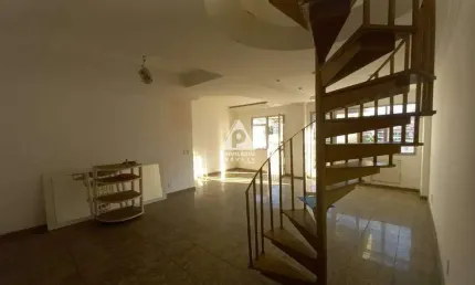 Apartamento duplex , salão, 2 quartos, área gourmet, dependências completas, vaga, tijuca.