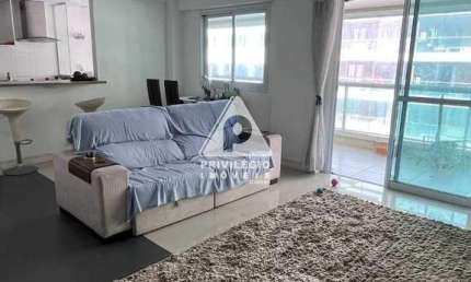 Apartamento de 2 suítes em Botafogo com vista para o Cristo