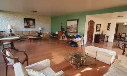Apartamento de 4 quartos sendo 1 suite, 3 salas, 2 vagas na escritura a 5 minutos do metrô