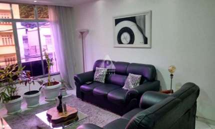 Ótimo apartamento de dois quartos, pronto para morar, com vaga de garagem, no tradicional bairro do Grajaú.