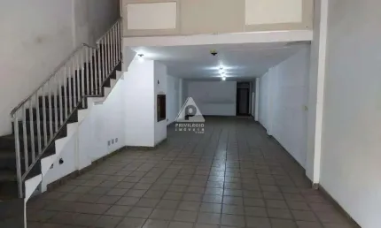 Galpão a venda, 3 pavimentos, 2 banheiros, 1 cozinha ampla, rio comprido-rj