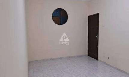 Apartamento a venda, 2 quartos, bem localizado no Rio Comprido
