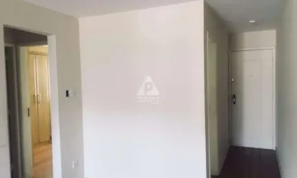 Apartamento 2 quartos, de frente varanda , sol da manhã, sala, cozinha c/área conjugada, vaga escritura, com acessibilidade, no coração do grajaú