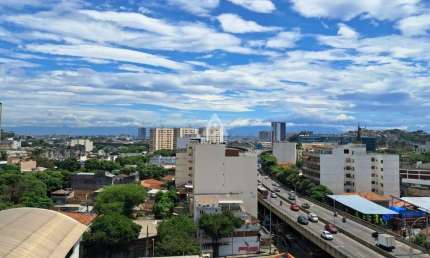Apartamento a venda na Rua Haddock Lobo com 2 quartos e uma agradavel varanda