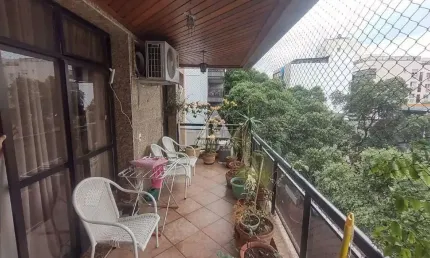 Apartamento a venda, 3 quartos (1 suíte), dependência de completa, 1 banheiro (social) , 2 vagas, 111m², tijuca, rio de janeiro - rj.