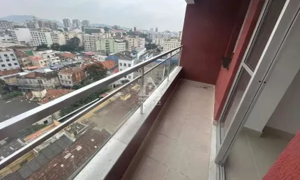 Apartamento de 2 quartos com vaga coberta e varanda no rio comprido