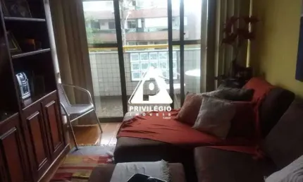 Maravilhoso apartamento de dois quartos mais dependência!