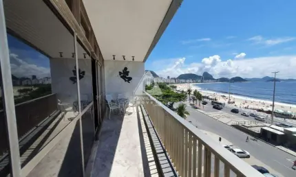 Varanda, salão, lavabo, 4 qtos sendo 1 suíte, copa, cozinha, 2 dce, 2 vgs.