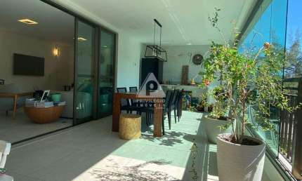 Excelente apartamento 205m², com varanda, 3 suítes , 3 vagas de garagem no Recreio dos Bandeirantes