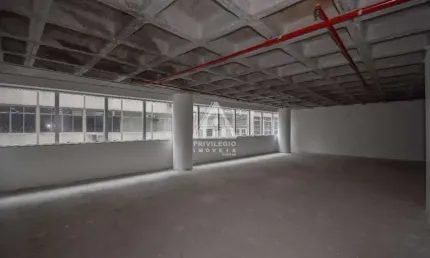 Sala comercial 302, centro, 133 m², infraestrutura empresarial.